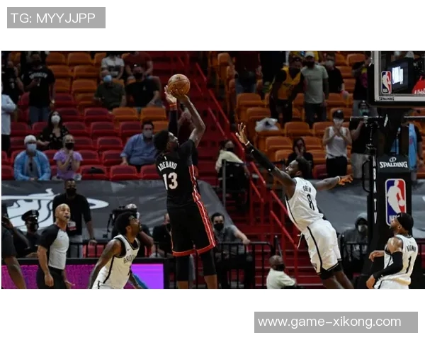 阿贾半场表现抢眼独揽17分7板2帽阿德巴约状态低迷仅得4分4板