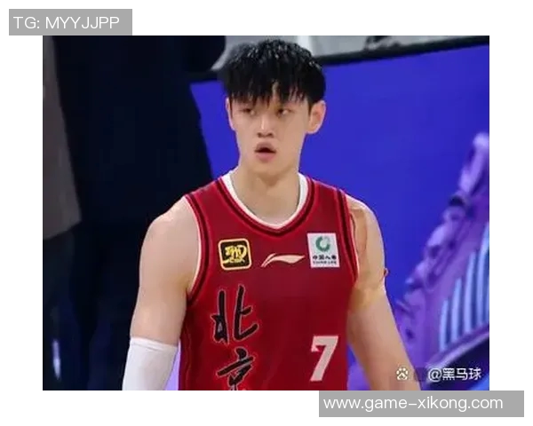 京媒报道曾凡博腰部疼痛但骨头无碍若球队需要将带伤出战